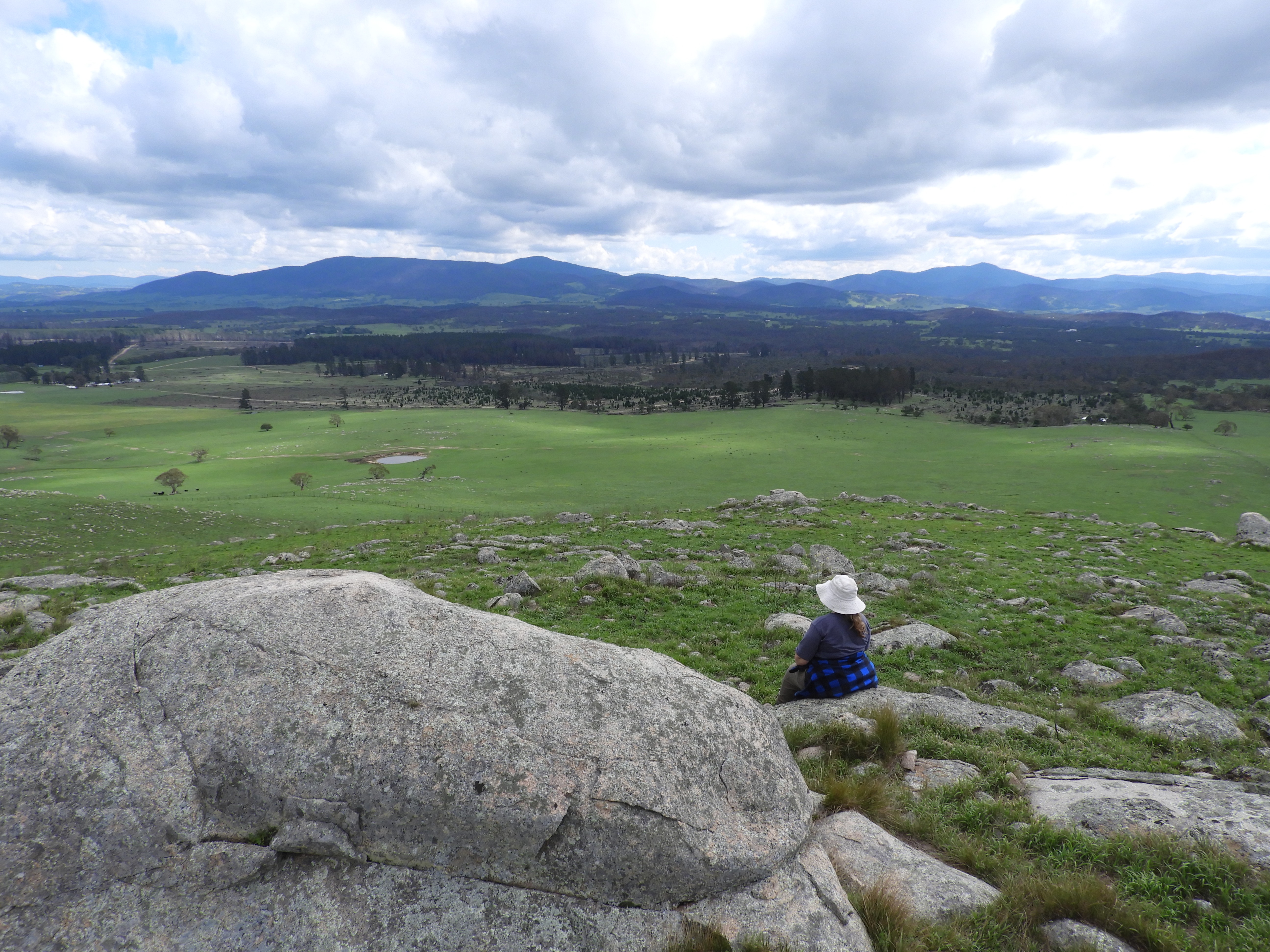 Outlook over Bombay with granodiorite outcrops, Shoalhaven river valley and Tallaganda range in the background_Photo E Brinkley.JPG