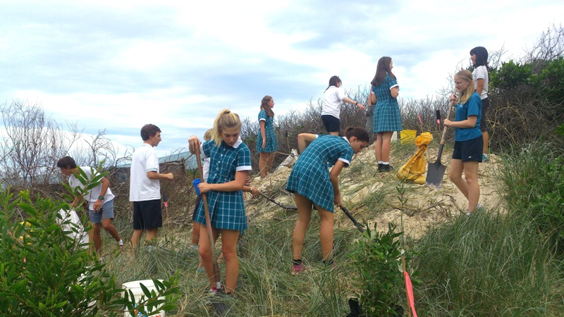 World Environment Day 2014 Byron High working with Suffolk Park Dunecare.jpg