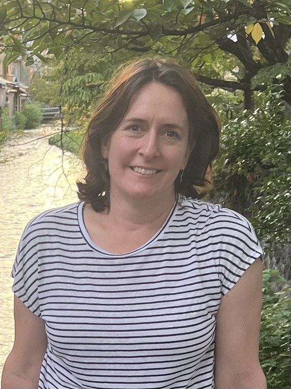 Susanne headshot.jpg